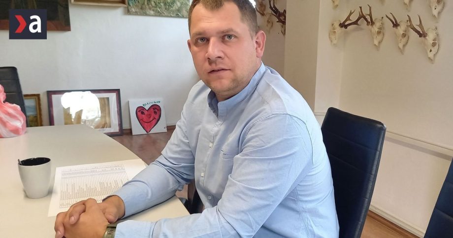 Stal sa znamym ako sponzor Hlasu