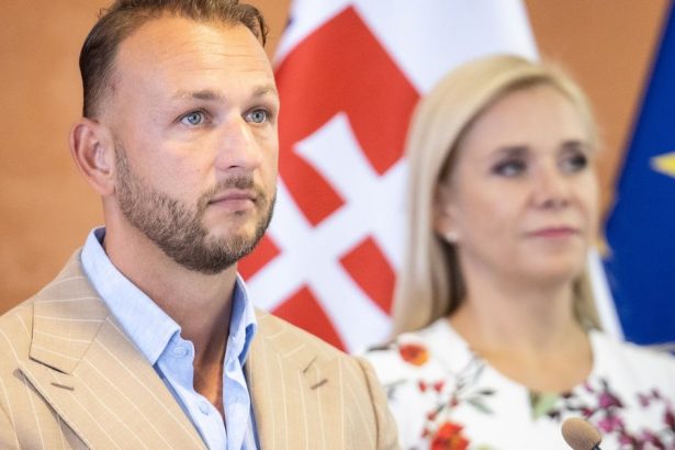 Sutaj Estok odvolal co povedal chaos zavrsila Denisa Sakova V Hlase kopu jednu chybu za druhou