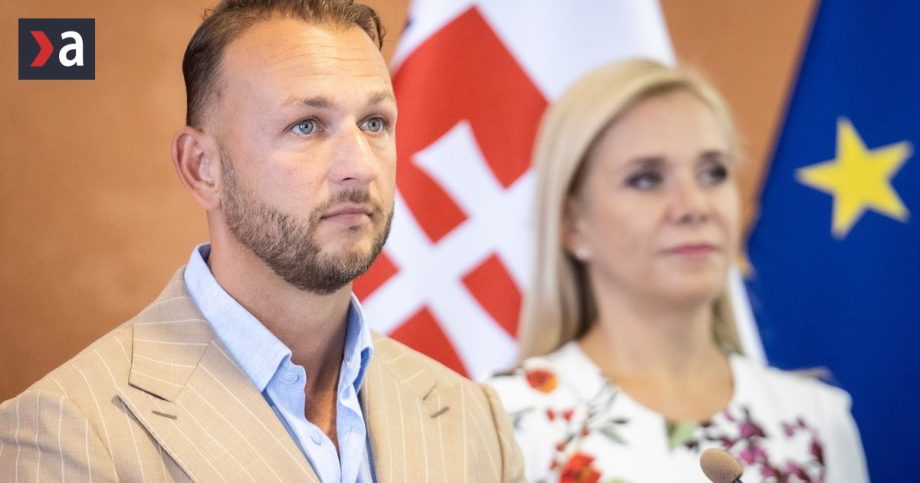 Sutaj Estok odvolal co povedal chaos zavrsila Denisa Sakova V Hlase kopu jednu chybu za druhou