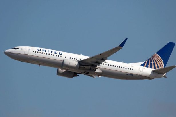 Chaos na letiskach v USA Chyba zastavila United Airlines meskali stovky letov