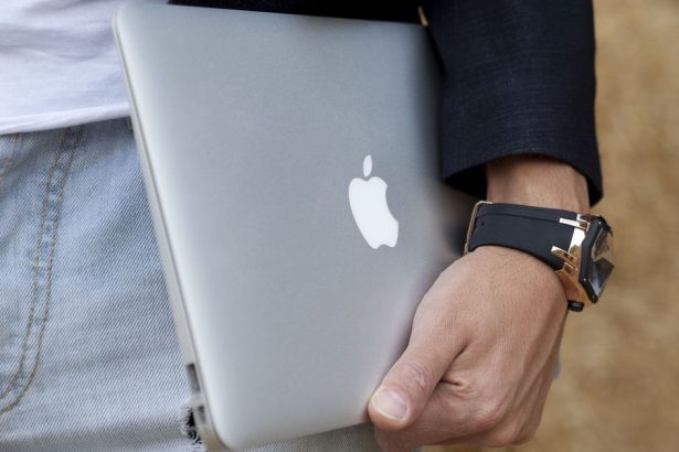 Jeden kus papiera moze znicit notebook