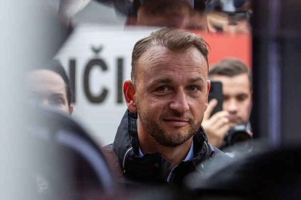 Kde su hasicske auta ktore sluboval minister