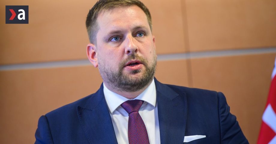 Minister sa vzdava tendra na zachranky