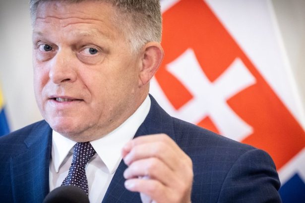 Politici sa musia bat hovoril kedysi Robert Fico Dnes bojuje s protikorupcnymi mimovladkami