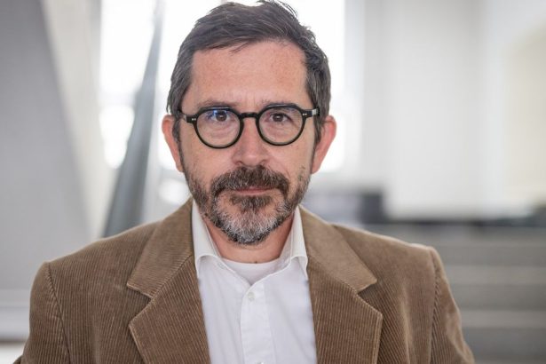 Prezil sest vlad Fico ho odvolal Spacek povazuje rozhodovanie o Gabcikove za netransparentne