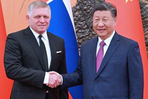 Robert Fico v Pekingu Cina ako vhodny model Amnesty Taiwan varuje pred autoritarskymi vzormi