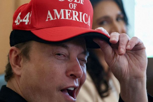 Elon Musk prisiel o titul najbohatsieho cloveka na svete