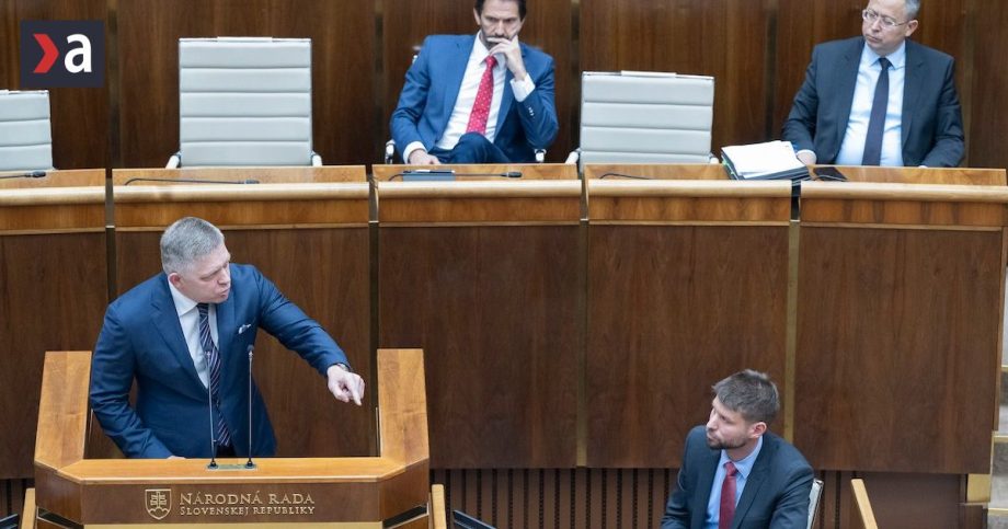 Konsolidacia v parlamente celi kritike opozicie
