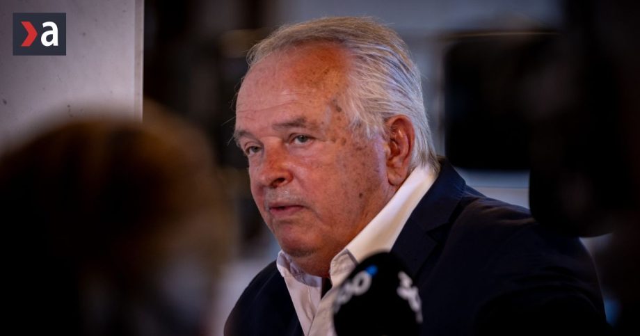 Nevyspytatelny poslanec Radacovsky ziskal bezpecnostnu previerku