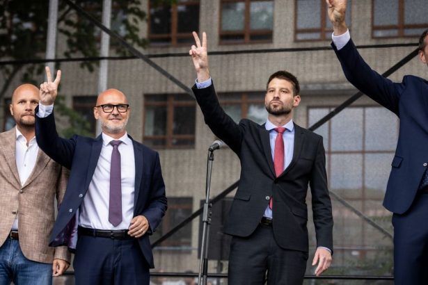 Opozicia si protestmi proti ozobracovaniu vytvara pascu