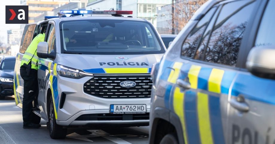 Policajti sa chystaju pod okna parlamentu hneva ich valorizacia