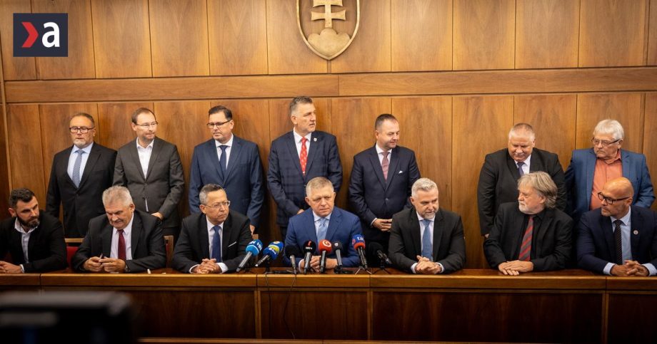 Robert Fico sa v poslednej chvili priznal ze historicku zmenu ustavy nechce
