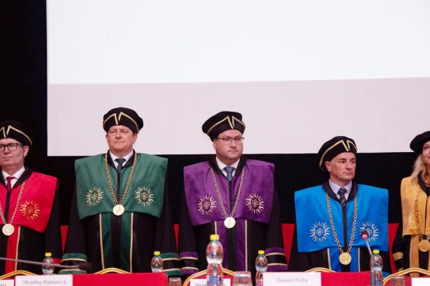 Univerzita Pavla Jozefa Safarika predstavila nove talare