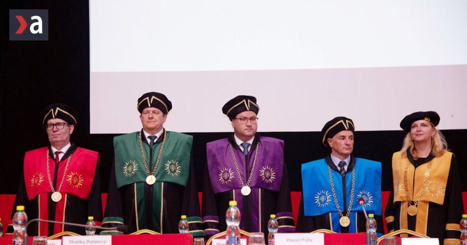 Univerzita Pavla Jozefa Safarika predstavila nove talare