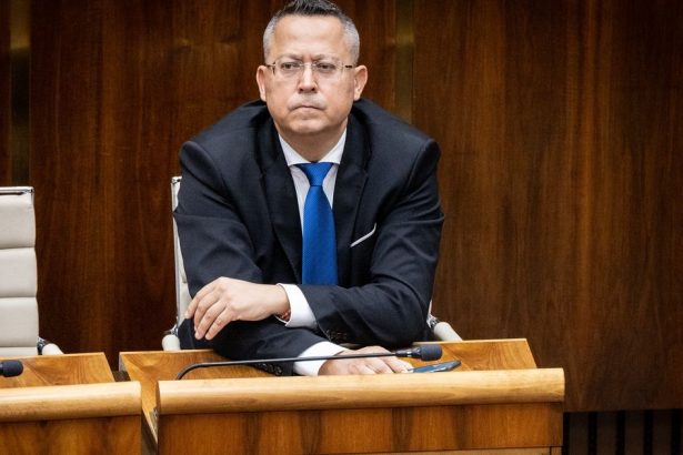 Minister financii Kamenicky dostal prekvapivu spravu z New Yorku