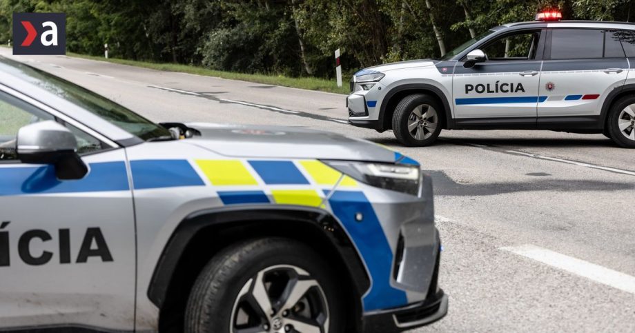 Policajt chcel strielat kolegov hovoril o bombe
