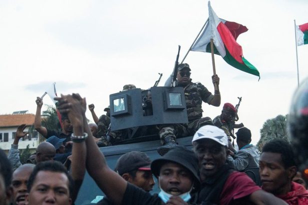 Revolucia Gen Z Mladi ludia na Madagaskare zvrhli prezidenta