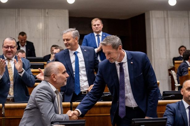 Sen KDH izolovat Slovensko od vplyvov EU sa naplnil