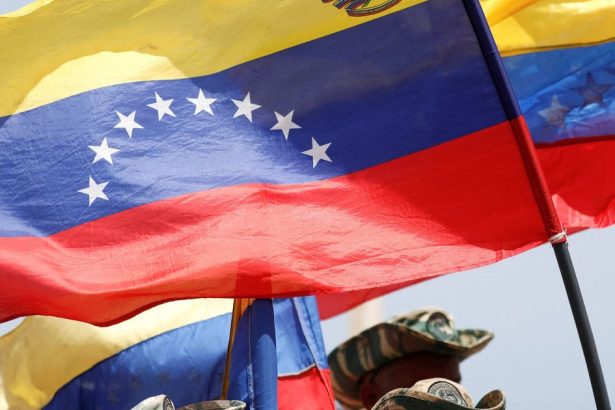 Trumpove vojnove lode pri Venezuele celi americkemu tlaku