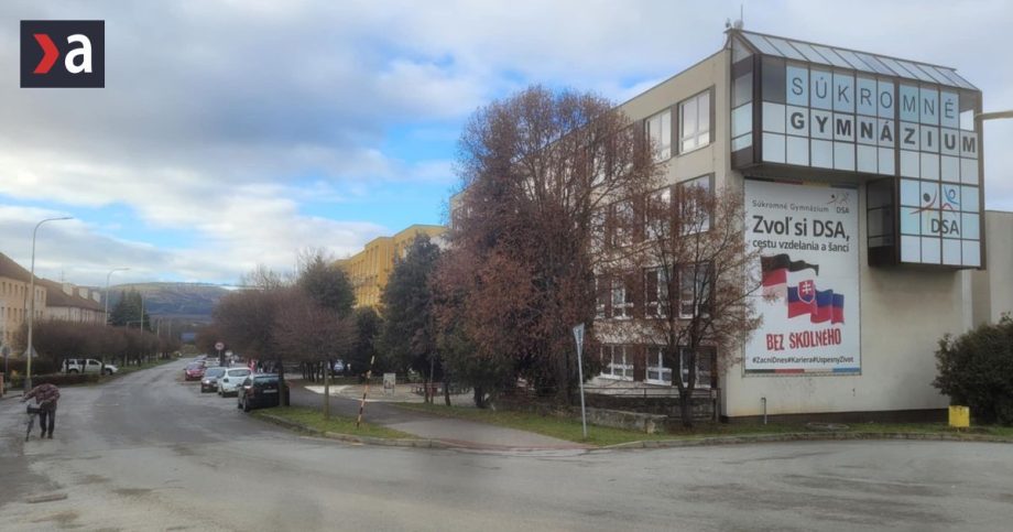 Igor Matovic v statuse tvrdil ze premier ide na gymnazium v Sabinove
