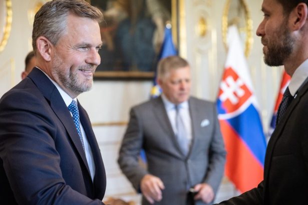 Robert Fico nemoze naveky sefovat politickym sachom