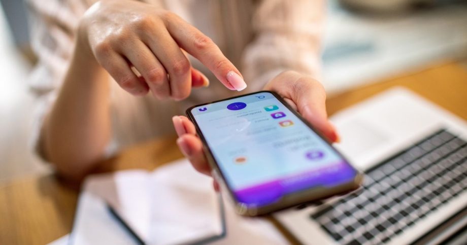 Socialna poistovna ma mobilnu aplikaciu Pomoze v situaciach