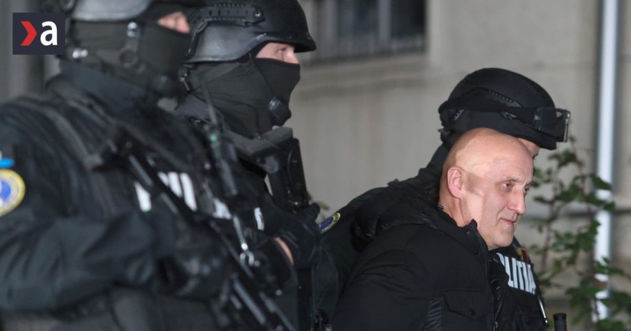Zoldnieri extremisti a ruske peniaze pribeh ktory otriasol Europou