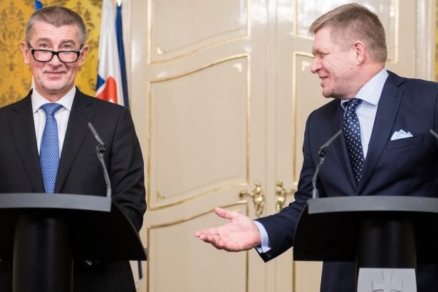 Cesi pisu o spolupraci Babisa s Ficovou vladou
