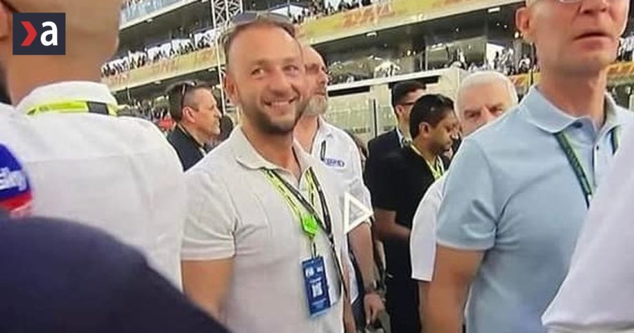 Hotel a letenky zaplatil Sutaj Estok v hotovosti policia toho vela nezistila Jeho cestu na F1 opat zrusili