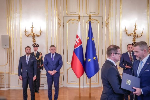 Pellegriniho poradca z kauzy dotacii je stale v palaci