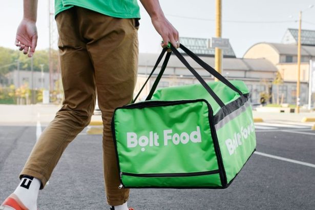 Sef Bolt Food Roboticke dorucovacie vozidlo mozno vyskusame