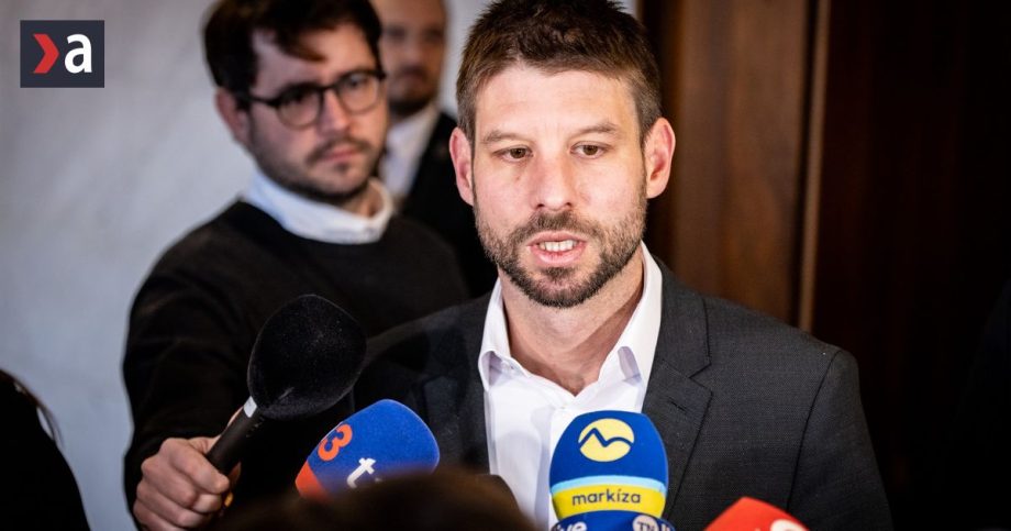 Smer predlozil navrh na vazbu Michala Simecku