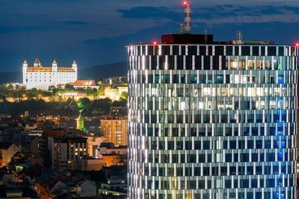 Americky gigant ide v Bratislave proti odborm Po rodicovskej ma vyhodili hovori zakladatel