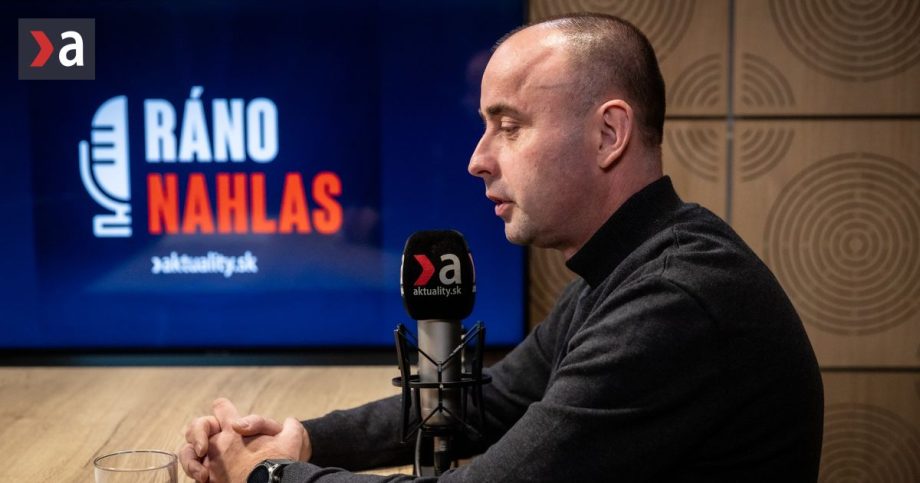 Fico robi Slovensku medvediu sluzbu tvrdi Stefancik