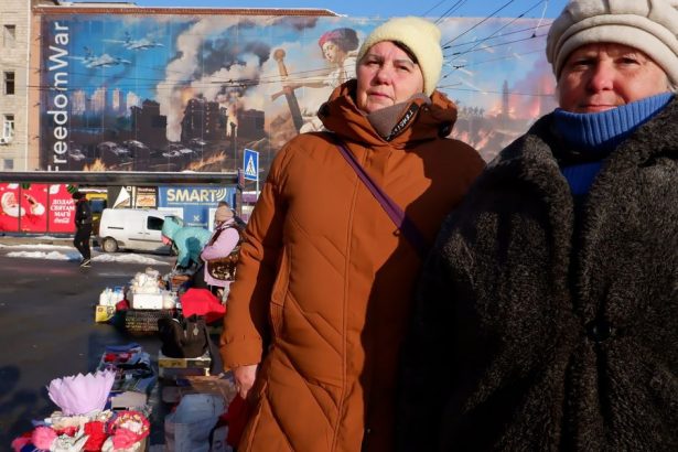 Neporazitelne trhovisko v Kyjeve Hreje nas laska a horuca krv pocut v mrazivych teplotach ktore zasahuju hlavne mesto Ukrajiny