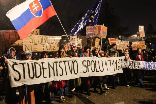 Protesty v Ziline Bratislave a Martine Preco sa ludia rozhodli opat vyjst do ulic