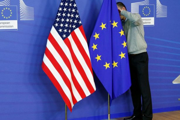 Ako sa Europa postupne oddeluju od USA Niektori nespia Rusko sa raduje a dalsi vypracovavaju nove plany