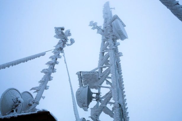 Extremne mrazy preveruju mobilne siete Operatori vysvetluju jako chrania vysielace pred vypadkami