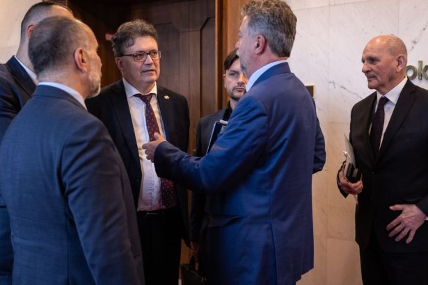 Koalicia po novele ustavy vyzyva KDH na spolupracu aj v inych otazkach Podporu zvazime podla konecneho znenia odkazuje KDH