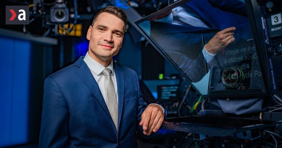 Moderator Daniel Stach Ak nebudem slobodny v Ceskej televizii konDIM Mozem ist zbierat jablka na Novy Zeland