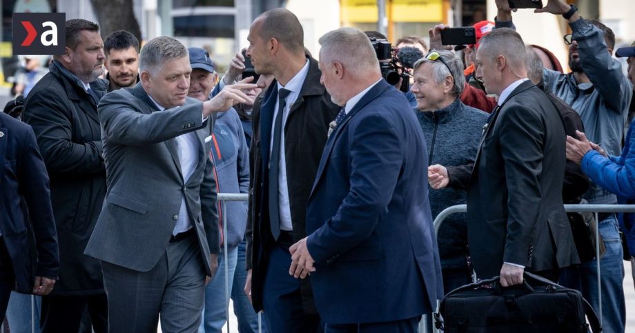 Robert Fico uz travi dni na bezpecnejsom mieste Specialne okna v sidle premiera zastavia strelbu a stali stovky tisic