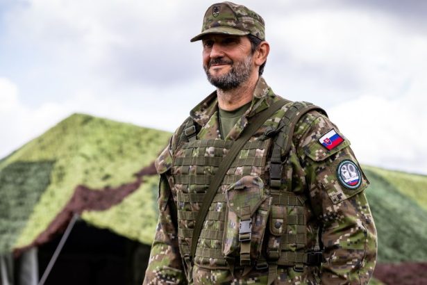 Robert Kalinak klame o stihackach S 300 a ochrane Slovenska nazor Moniky Podhorany Masarikovej