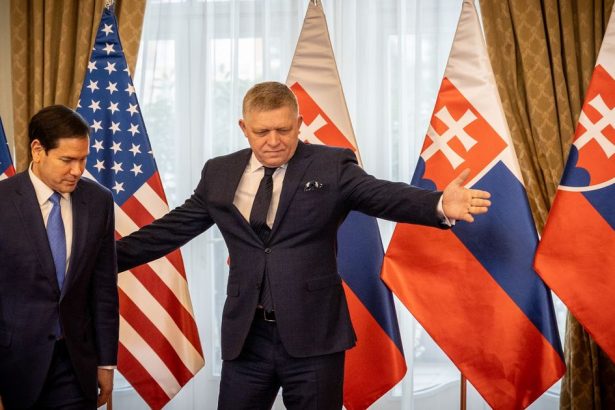 Stretnutie premiera Fica s Marcom Rubiom zhorsilo postavenie Slovenska komentar Petra Weissa