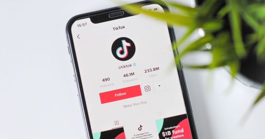 miliardovy trest na obzore tiktok celi v eu viacerim zavaznym obvineniam