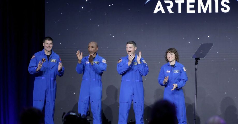 sklamanie tesne pred startom nasa rusi februarovy let na mesiac objavili sa vazne problemy
