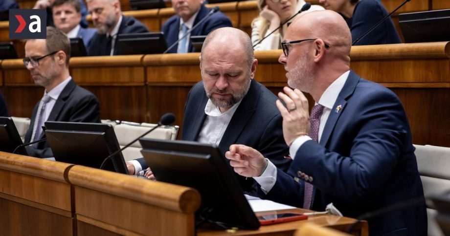 Ak chce Richard Sulik vzbudit zaujem musi prejst k neliberalnej pravici komentar Martina Behula