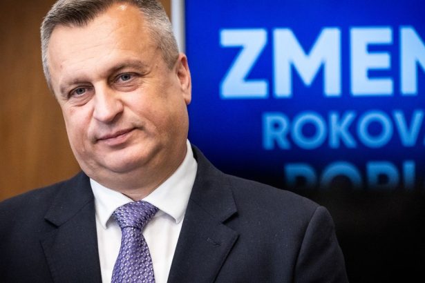 Andreja Danka rozculili prieskumy az tak ze sa uz nechce len prizerat Tri agentury SNS ho obzvlast poburuju dve uznava