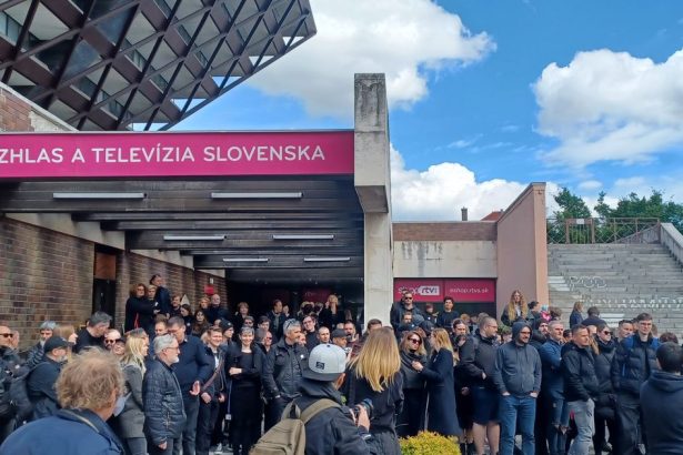 Hromadne prepustanie v STVR Odbory uz komunikuju s ludmi ktori maju v telerozhlase skoncit