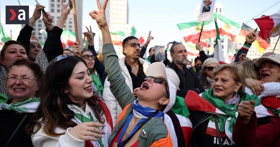 Iran hori ale ludia sa tesia na nadeje na slobodu Iranska studentka zijuca na Slovensku otvorene hovorila o pade rezimu