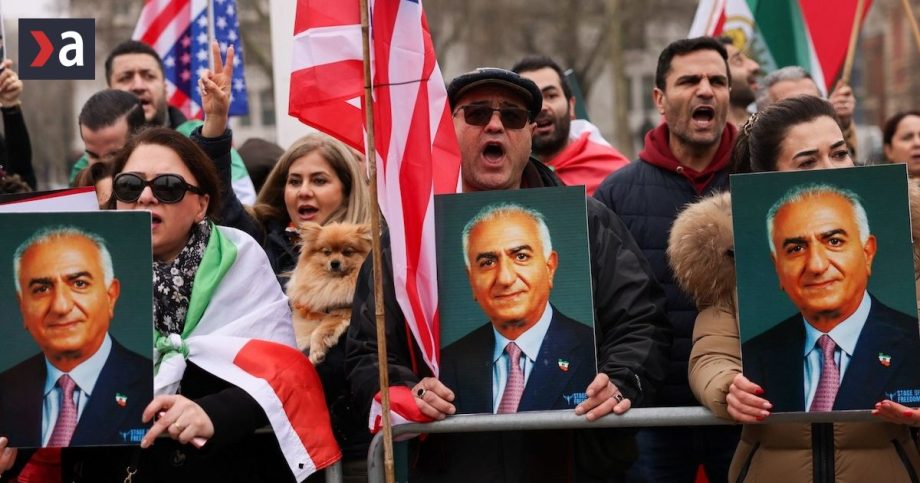 Kto ovladne oslabeny Iran V hre je radikalny syn ajatollaha aj muz nad ktorym vaha aj Trump